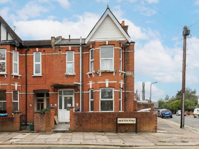 Apartment for rent in Dollis Hill, Greater London