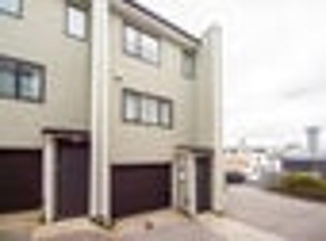Townhouse for rent in Matata, Wellington