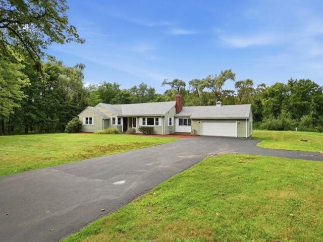 House for sale in Littleton, Middlesex County