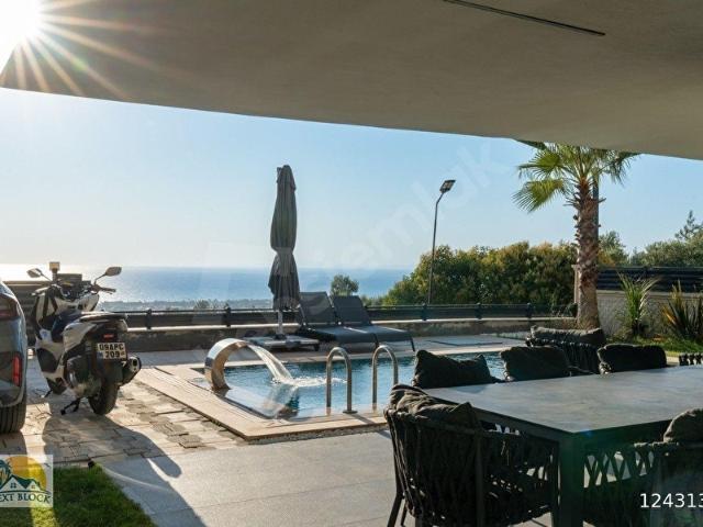 Kuşadasi, Aydin içerisinde satılık Villa