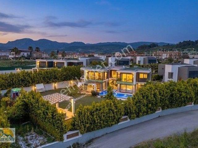 Kuşadasi, Aydin içerisinde satılık Villa