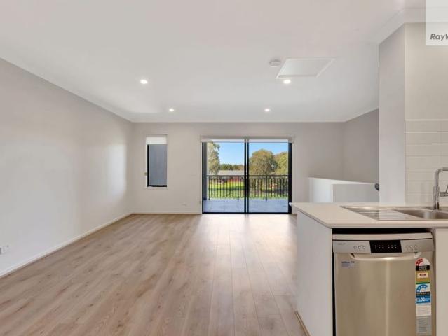 Townhouse for rent in Camerons Creek, Victoria