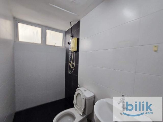 Room for rent in Petaling, Damansara Damai