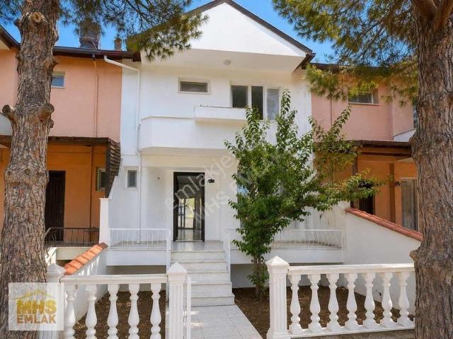 Çolak İbrahim Bey Mahallesi, Seferihisar içerisinde kiralık Villa