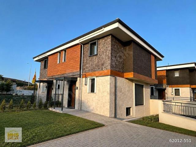 Düzce Mahallesi, Seferihisar içerisinde satılık Villa