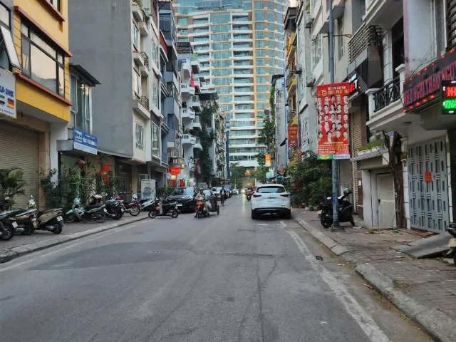 Nhà mặt phố bán tại Hoàn Kiếm, Hà Nội