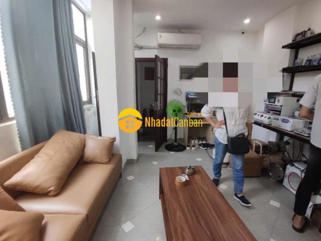 Nhà mặt phố bán