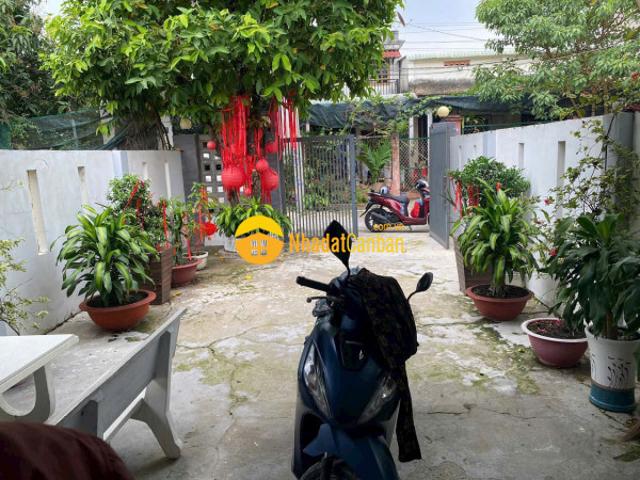 Nhà mặt phố bán