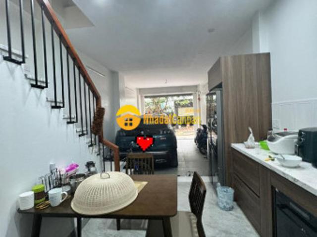 Nhà mặt phố bán