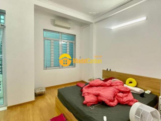 Nhà mặt phố bán