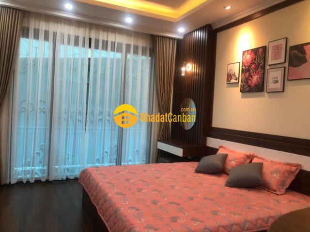 Nhà mặt phố bán