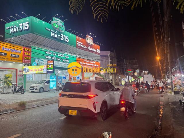 Nhà mặt phố bán