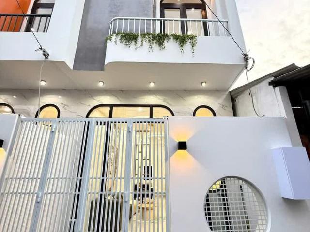 Nhà mặt phố bán