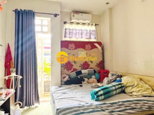 Nhà mặt phố bán
