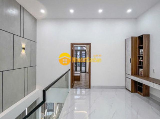 Nhà mặt phố bán