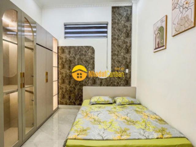 Nhà mặt phố bán