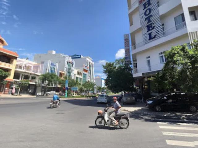 Nhà mặt phố bán