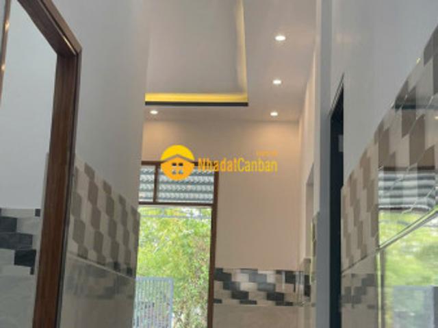 Nhà mặt phố bán