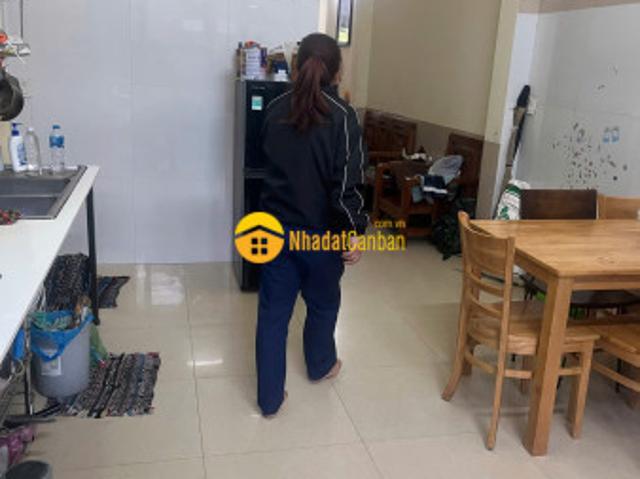 Nhà mặt phố bán
