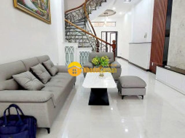 Nhà mặt phố bán