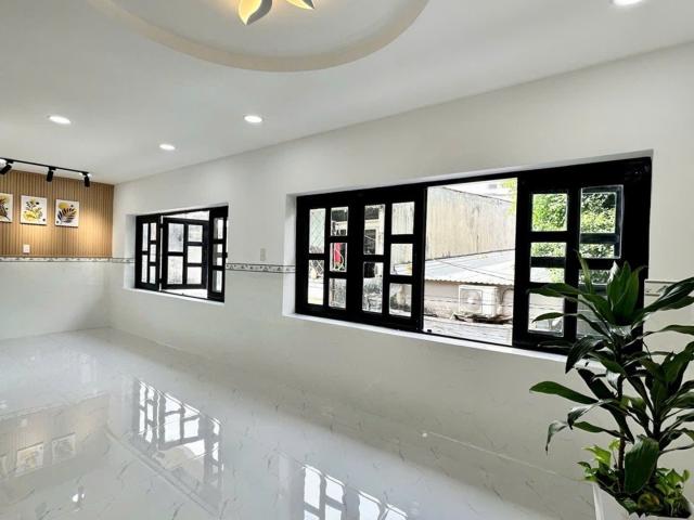 Nhà mặt phố bán
