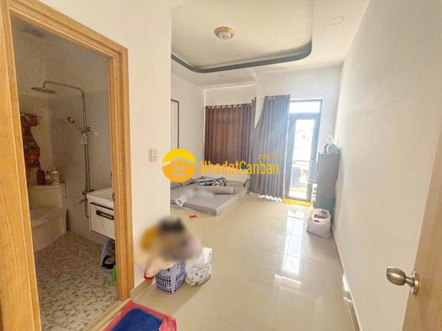 Nhà mặt phố bán