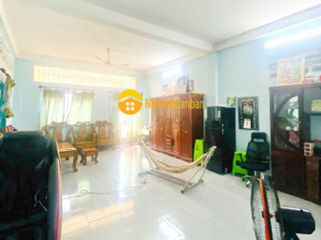 Nhà mặt phố bán