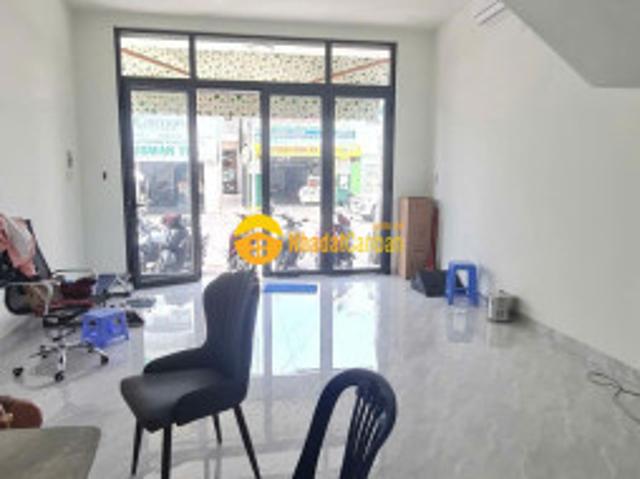 Nhà mặt phố bán