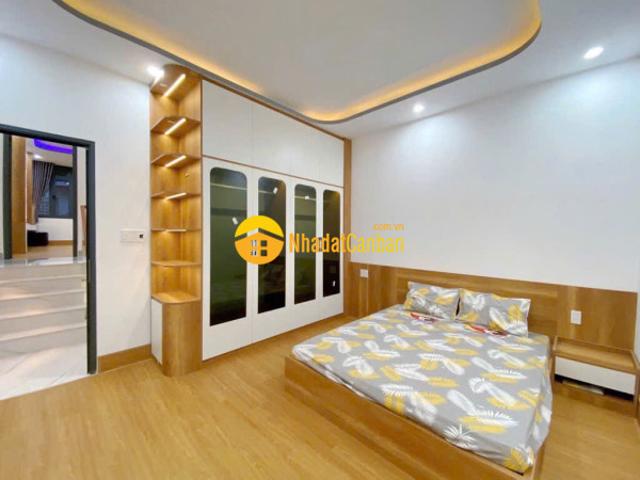 Nhà mặt phố bán