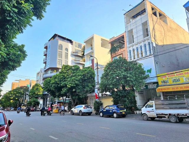 Nhà mặt phố bán