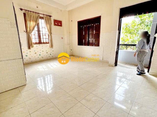 Nhà mặt phố bán