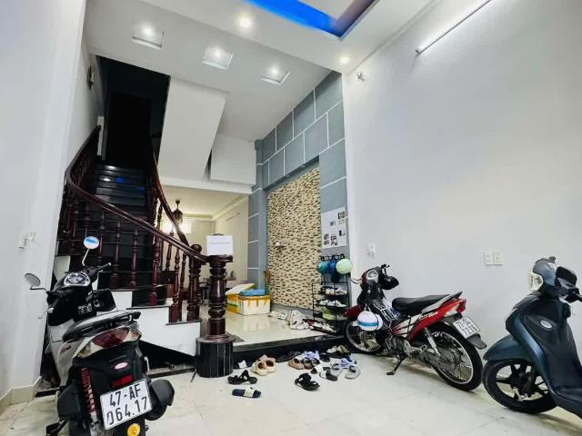 Nhà bán tại Khuôn viên UBND Thành phố Hồ Chí Minh, Thành phố Hồ Chí Minh