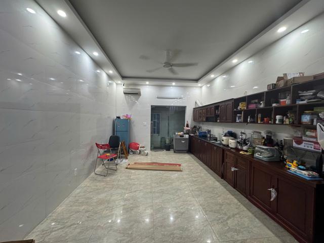 Nhà mặt phố bán