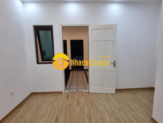 Nhà mặt phố bán