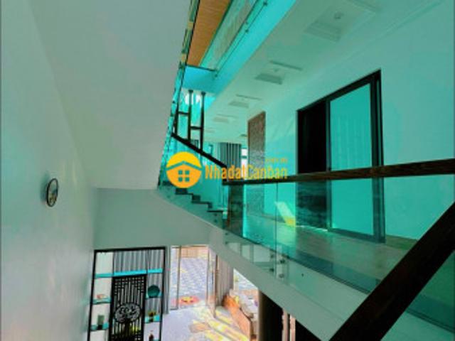 Nhà mặt phố bán