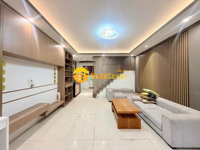 Nhà mặt phố bán
