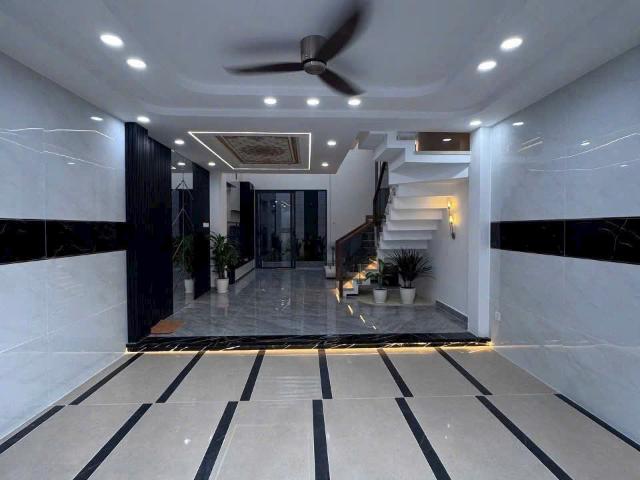 Nhà mặt phố bán