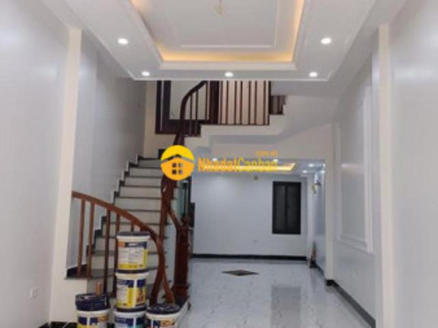 Nhà mặt phố bán