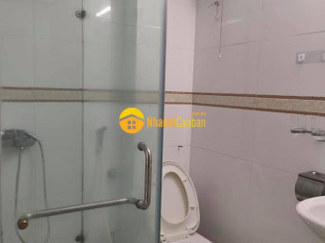 Nhà mặt phố bán