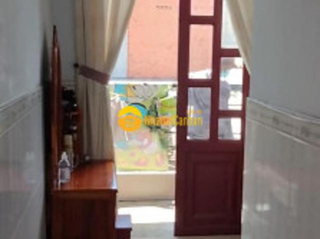 Nhà mặt phố bán