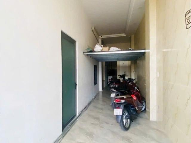 Nhà mặt phố bán