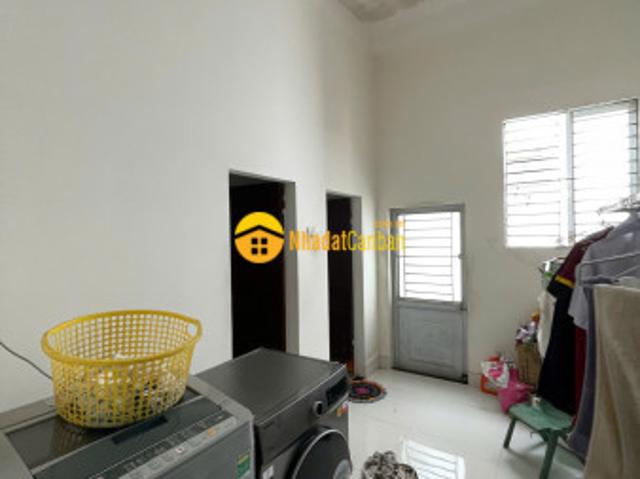 Nhà mặt phố bán