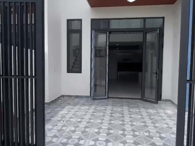 Nhà mặt phố bán