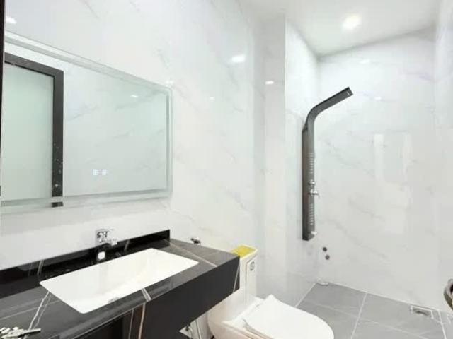 Nhà mặt phố bán