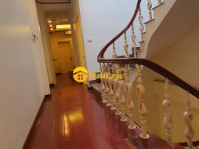 Nhà mặt phố bán