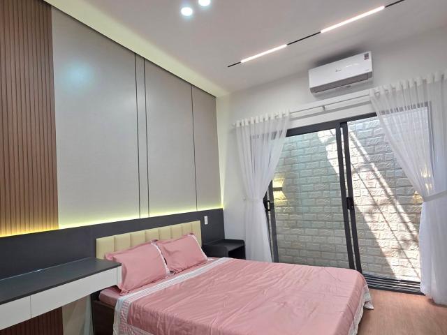 Nhà mặt phố bán