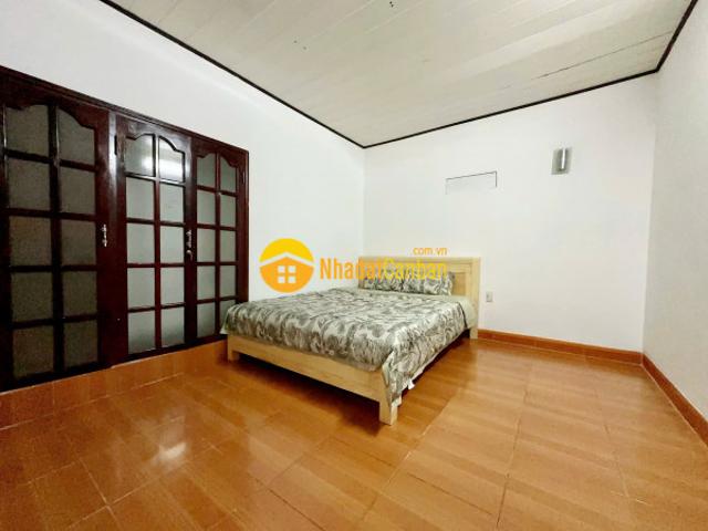 Nhà mặt phố bán tại Buôn Hồ