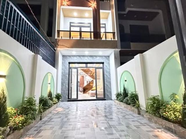 Nhà mặt phố bán