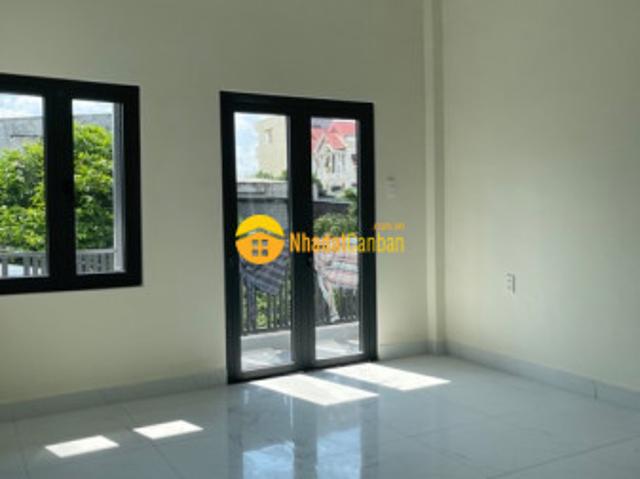 Nhà mặt phố bán