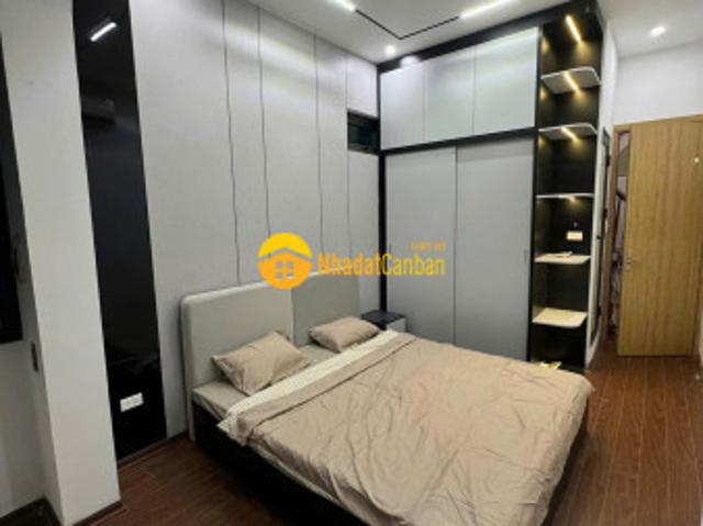 Nhà mặt phố bán